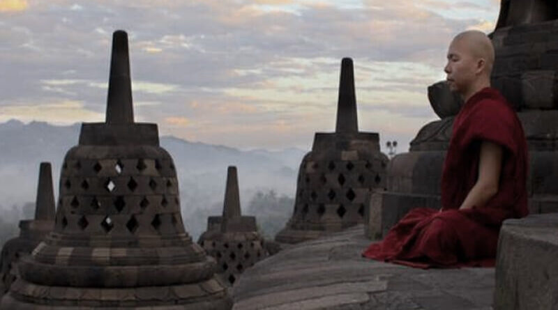 Perjalanan Religi Para 32 Biksu ke Candi Borobudur